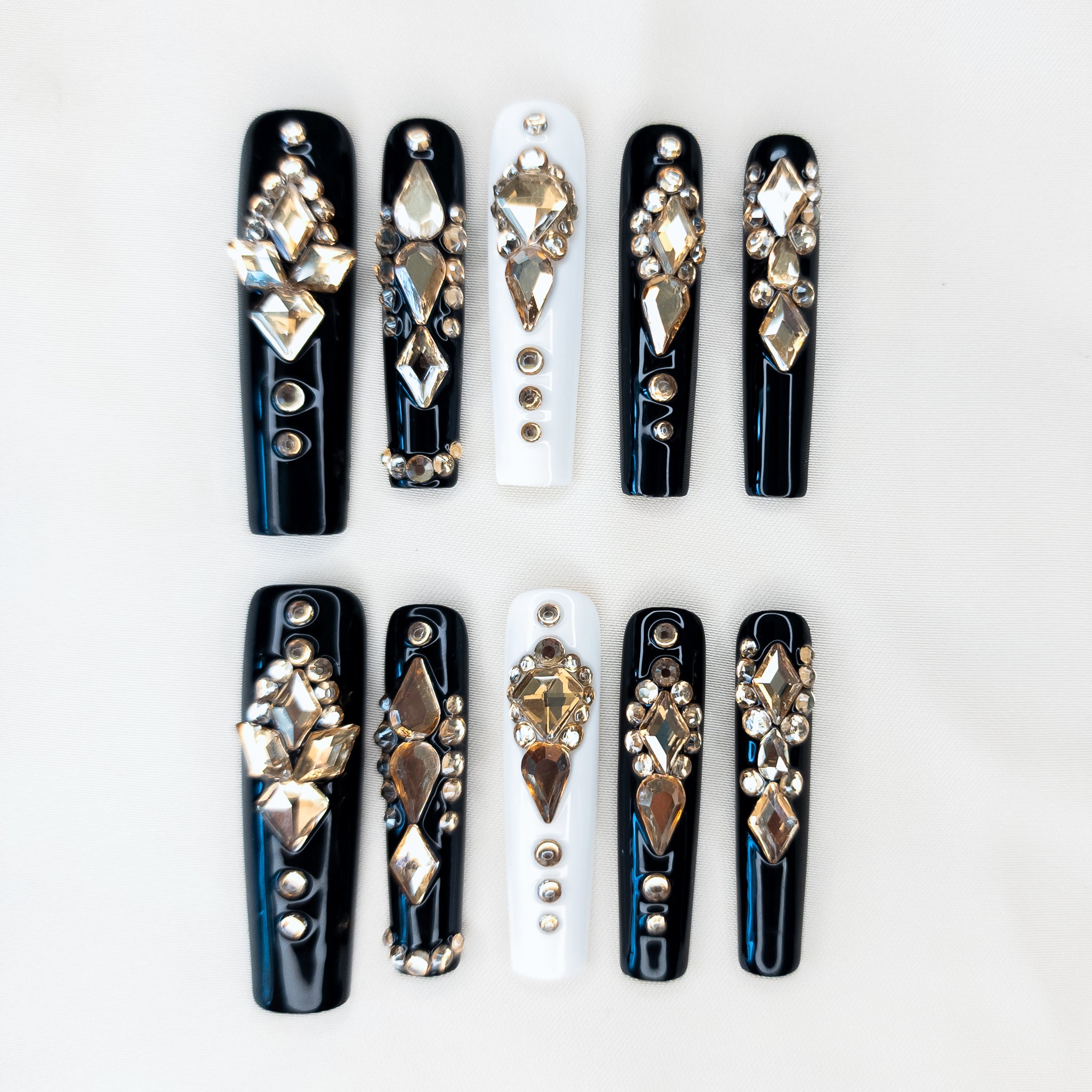 Black & White Diamonds Long Square Pipe