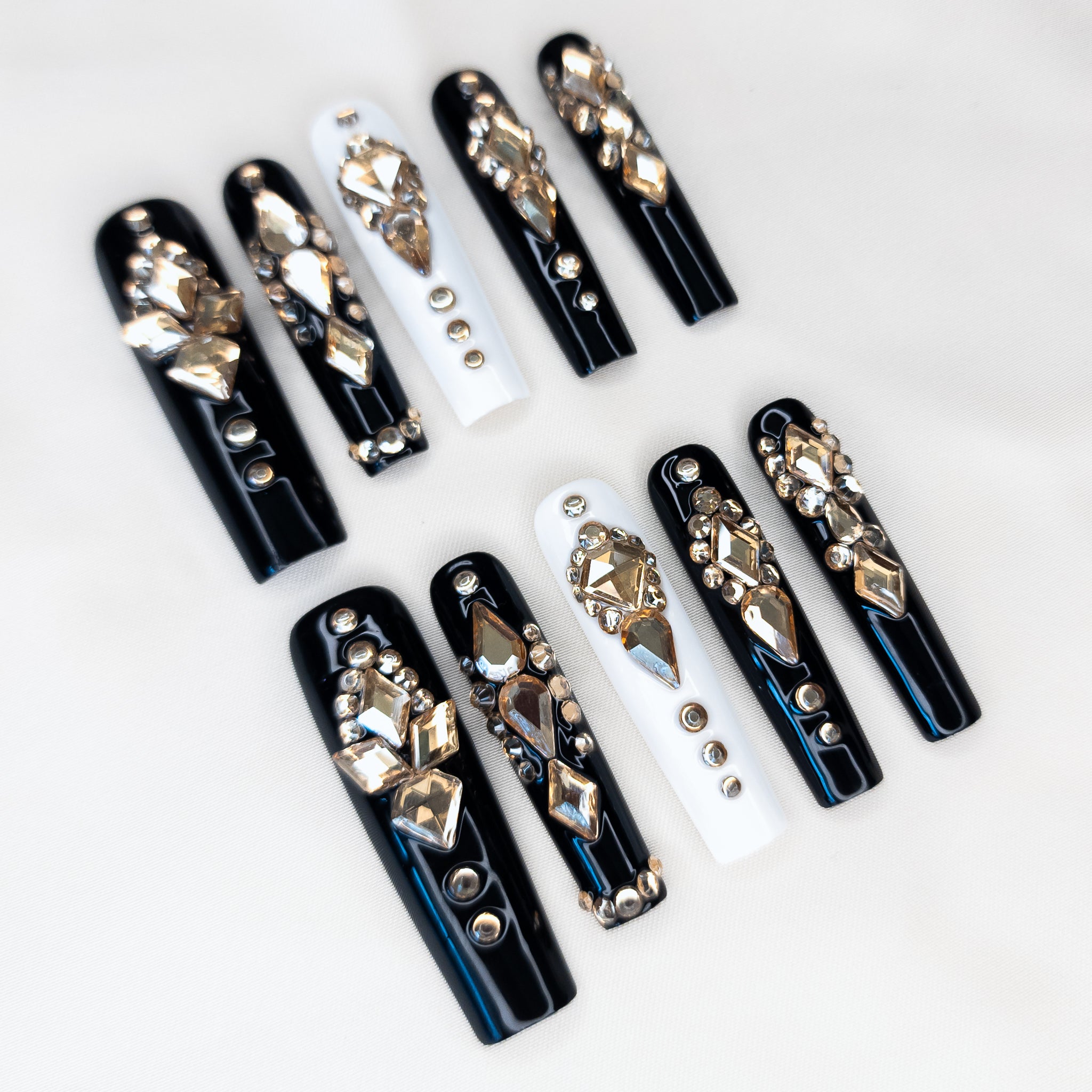 Black & White Diamonds Long Square Pipe